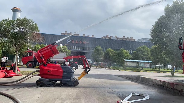 四驅(qū)破拆滅火機(jī)器人